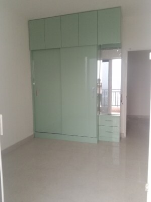 Room in 2 BHK Apartment at Signature Global Prime, Sector 63a – for Rent