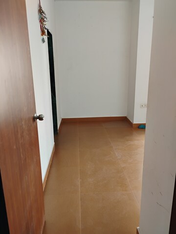 Room in 2 BHK Apartment at DB Orchid Ozone, Dahisar East – for Rent