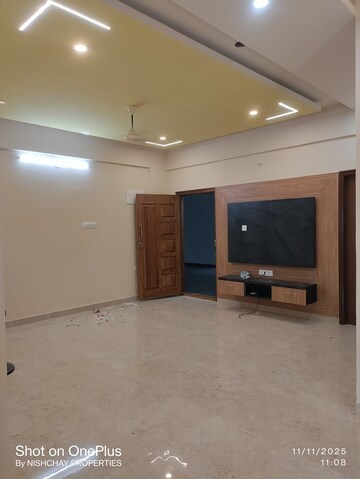 Living Room in 2.5 BHK Apartment at Kothanur – for Rent