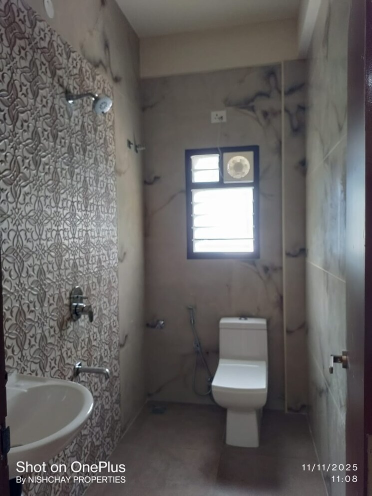 Bathroom, kothanur 2.5 Bedroom 1300 Sq.Ft. Apartment In Kothanur Bangalore 9439534
