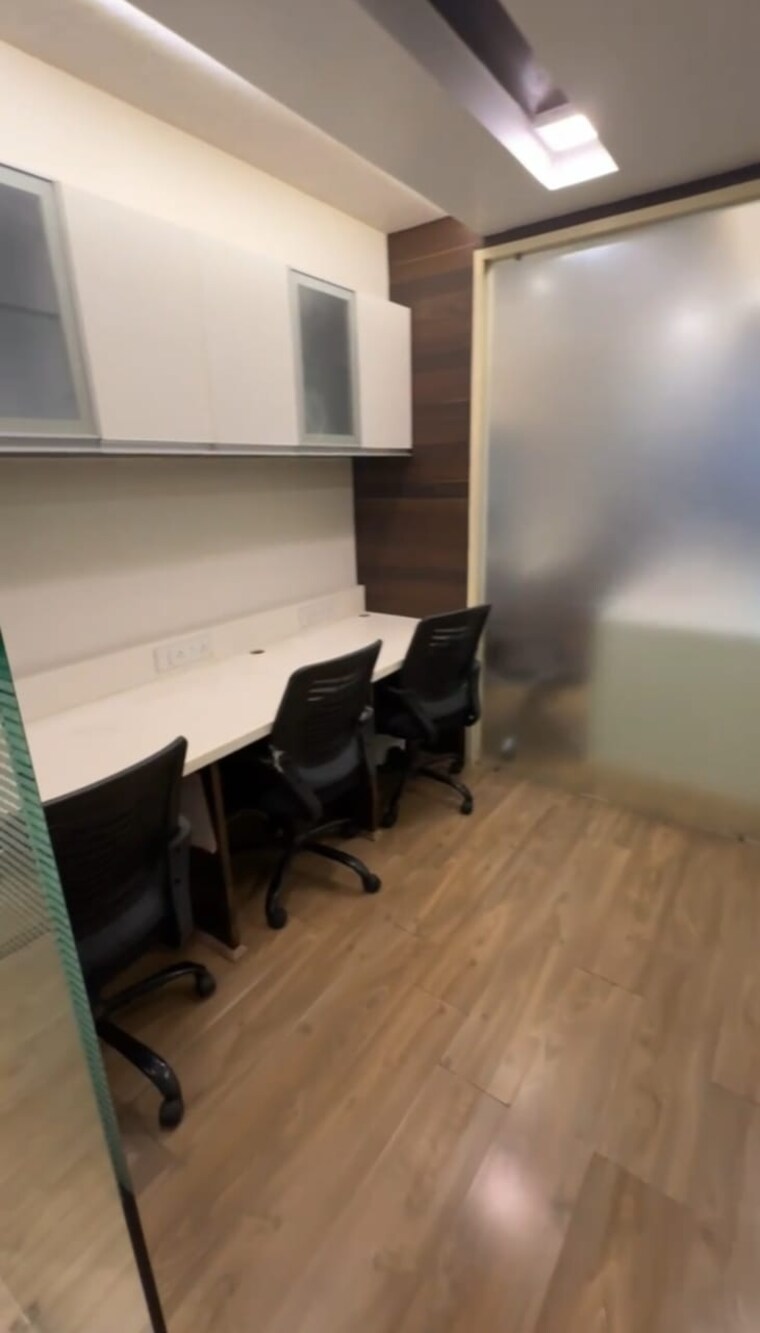 Team Area, thaltej Commercial Office Space 775 Sq.Ft. In Thaltej Ahmedabad 9439564