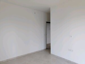 Room in 3 BHK Apartment at Sunteck Maxxworld, Tivri – for Rent