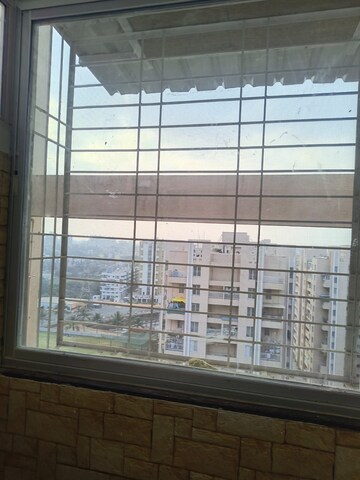 Room in 1 BHK Apartment at Lotus The Address, Moshi – for Rent