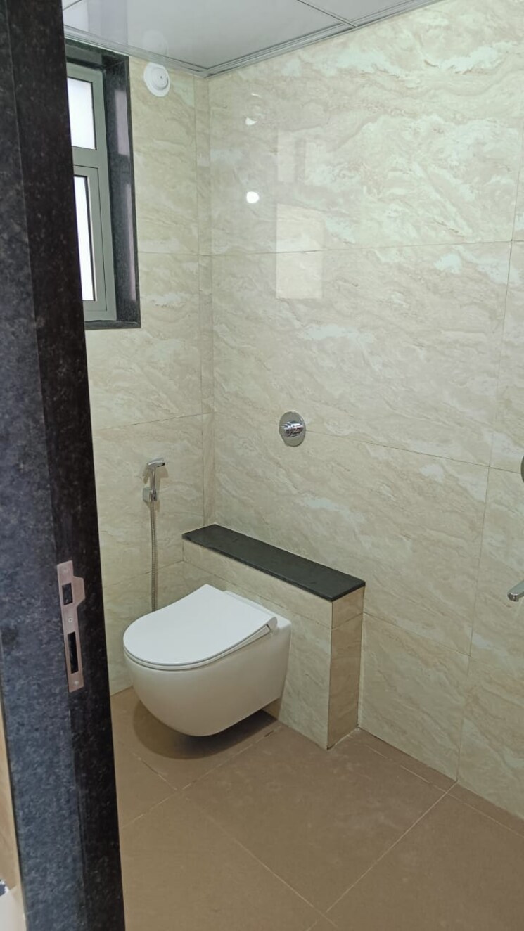 Bathroom, vj-yashwin-nuovo-centro 2 Bedroom 734 Sq.Ft. Apartment In Wakad Pune 9439730