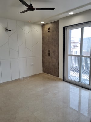 Room in 3 BHK Builder Floor at New Industrial Township – for Sale