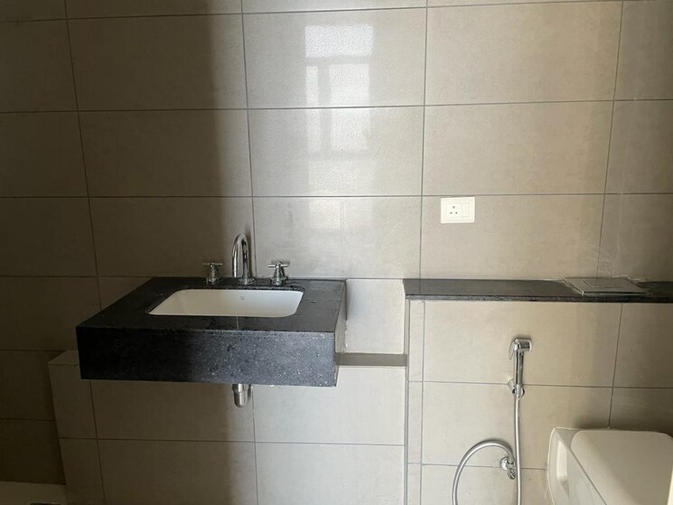 Bathroom, vipul-tatvam-villas 4 Bedroom 400 Sq.Yd. Villa In Sector 48 Gurgaon 9439888