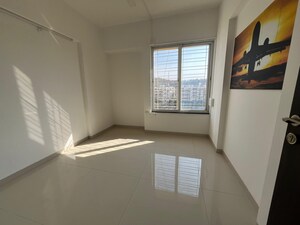 Room in 3 BHK Apartment at Lohia Unicus C Wing, Bavdhan – for Rent