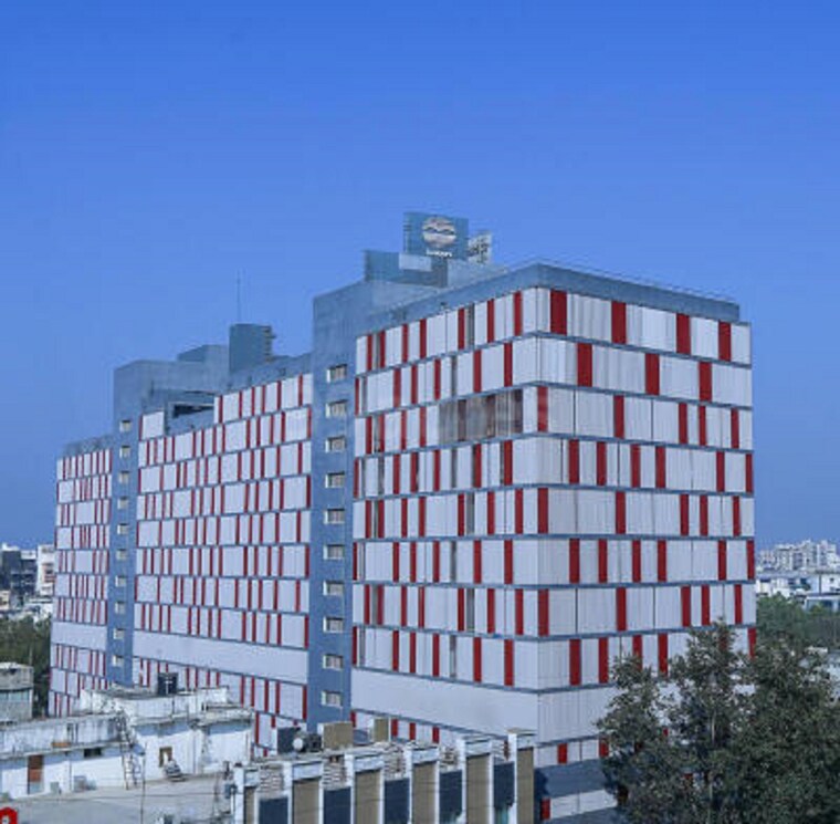 Exterior View, ashram road Commercial Office Space 1050 Sq.Ft. In Ashram Road Ahmedabad 9439965