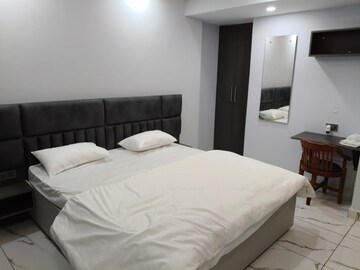 Bedroom in 4 BHK Apartment at Piramal Aranya, Byculla – for Sale