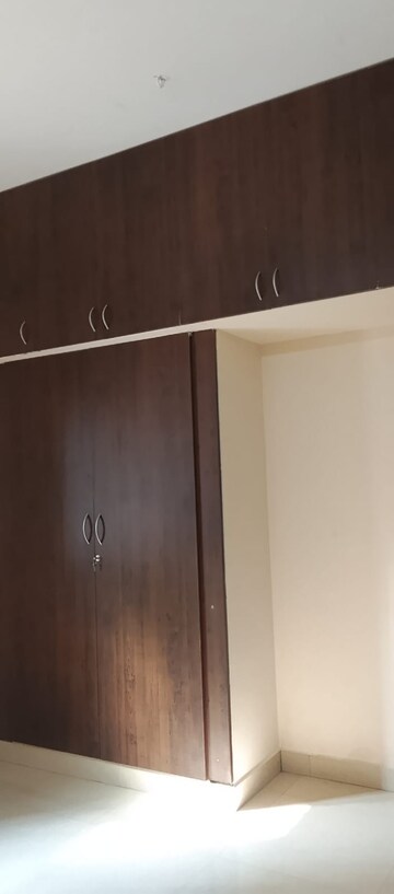 Furnished Amenities in 2 BHK Builder Floor at Kattupakkam – for Sale