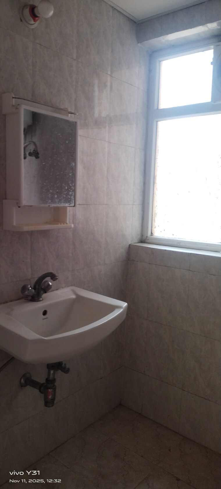 Bathroom, amrapali-leisure-park 2 Bedroom 1125 Sq.Ft. Apartment In Amrapali Leisure Valley Greater Noida 9440268
