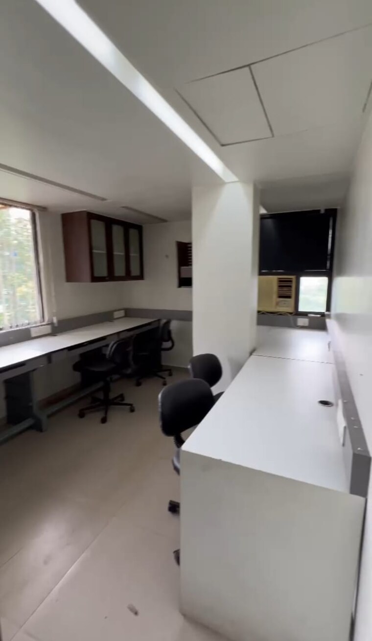 Team Area, sun-westbank Commercial Office Space 625 Sq.Ft. In Navrangpura Ahmedabad 9440224