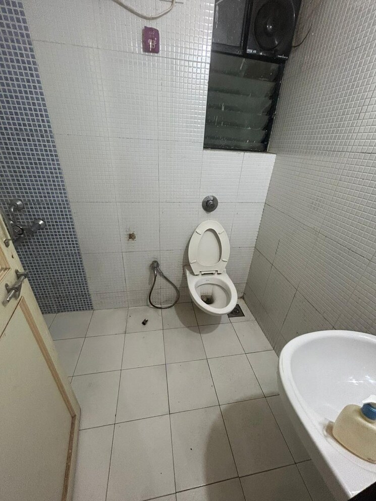 Bathroom, pimple nilakh 2 Bedroom 955 Sq.Ft. Builder Floor In Pimple Nilakh Pune 9440213