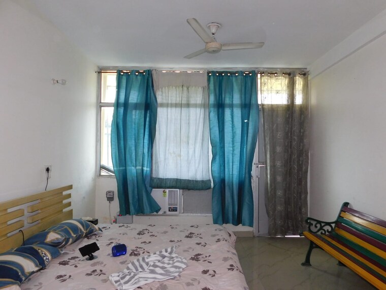 Bedroom, sector 50 3 Bedroom 450 Sq.Mt. Villa In Sector 50 Noida 9440269