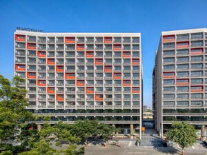  Office Space – Exterior View View at Sun Westbank, Navrangpura - for Rent