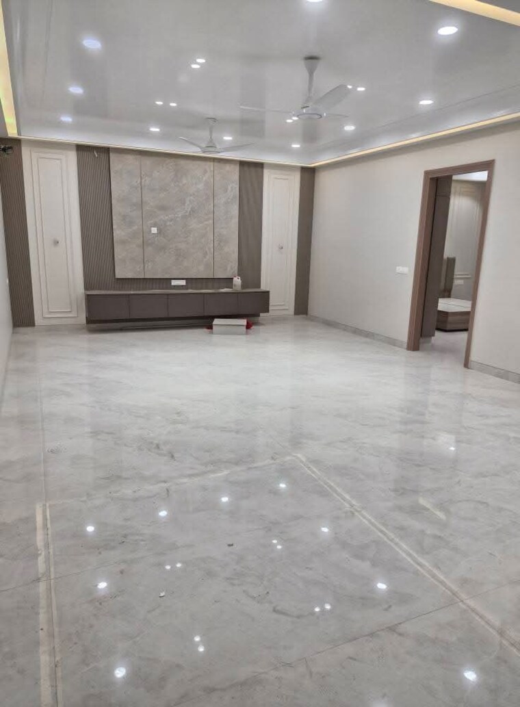 Room, chattarpur 4 Bedroom 200 Sq.Yd. Builder Floor In Chattarpur Delhi 9440279