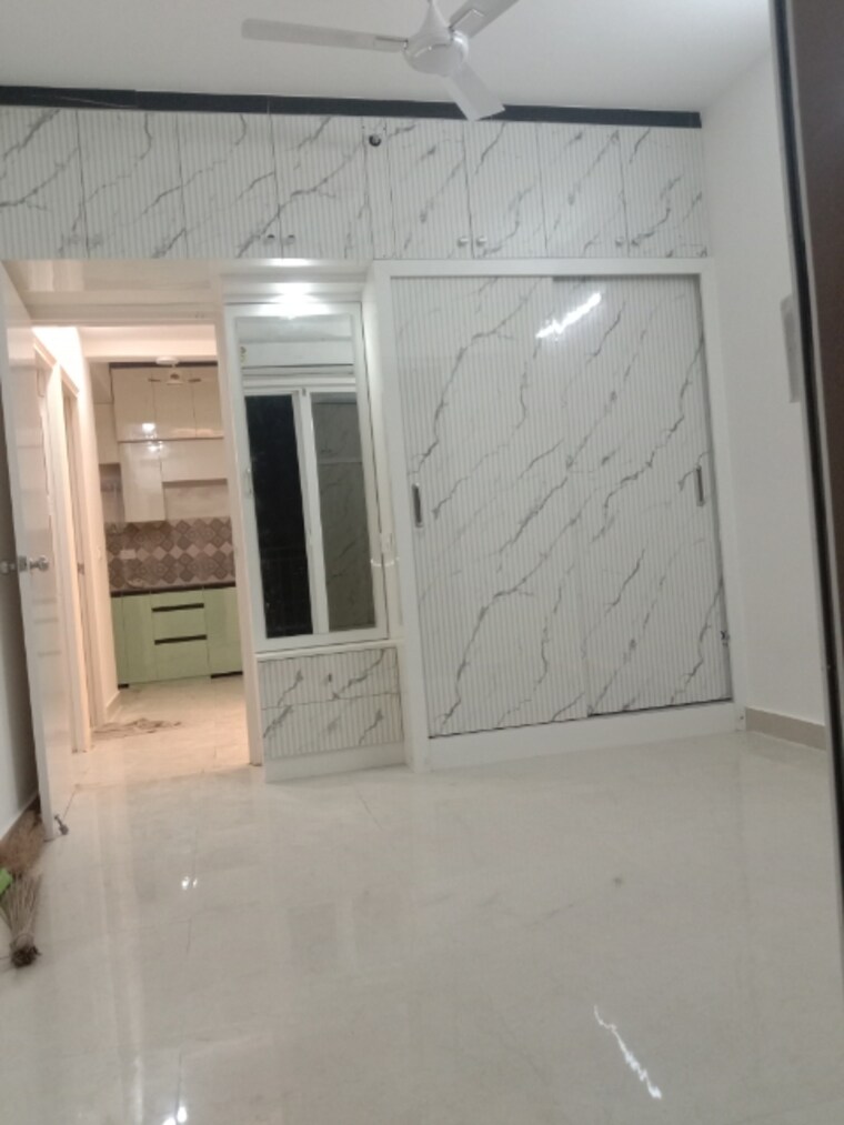 Room, signature-global-prime 2 Bedroom 834 Sq.Ft. Apartment In Sector 63a Gurgaon 9440378