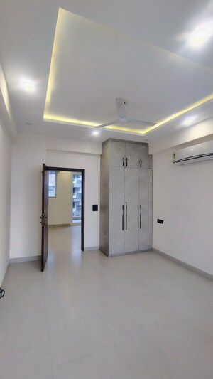 Building Lobby in 3.5 BHK Apartment at Ram Shanti Apartment, Sector 52 – for Rent