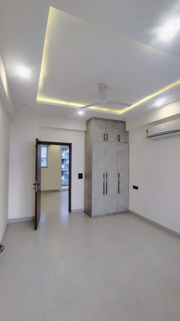 Building Lobby in 3.5 BHK Apartment at Ram Shanti Apartment, Sector 52 – for Rent