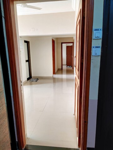 Room in 1 BHK Apartment at K Raheja Heights, Malad East – for Rent