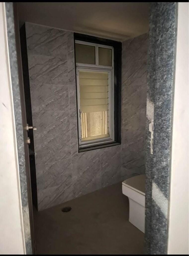 Bathroom, wagle industrial estate Commercial Office Space 515 Sq.Ft. In Wagle Industrial Estate Thane 9440505