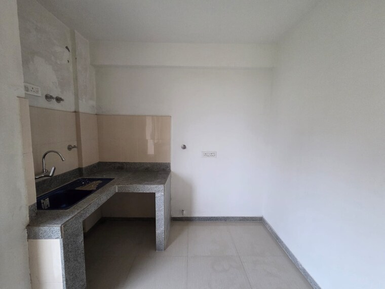 Kitchen, dilshad garden 3 Bedroom 1100 Sq.Ft. Builder Floor In Dilshad Garden Delhi 9440698
