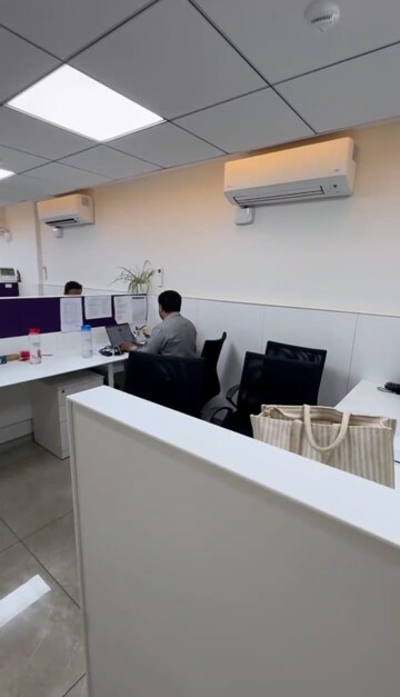  Office Space For Rent in Vastrapur