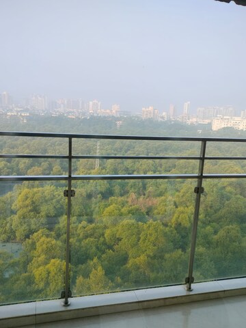 Furnished Amenities in 2.5 BHK Apartment at Rattan Icon, Seawoods Sector 50 – for Rent