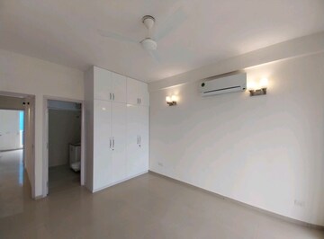 Room in 3 BHK Apartment at Shree Vardhman Victoria, Sector 70 – for Rent