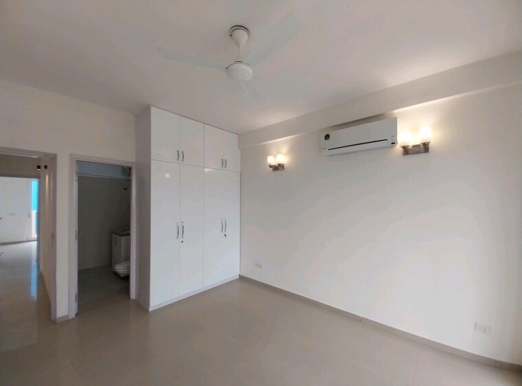 Room, shree-vardhman-victoria 3 Bedroom 1950 Sq.Ft. Apartment In Sector 70 Gurgaon 9440741