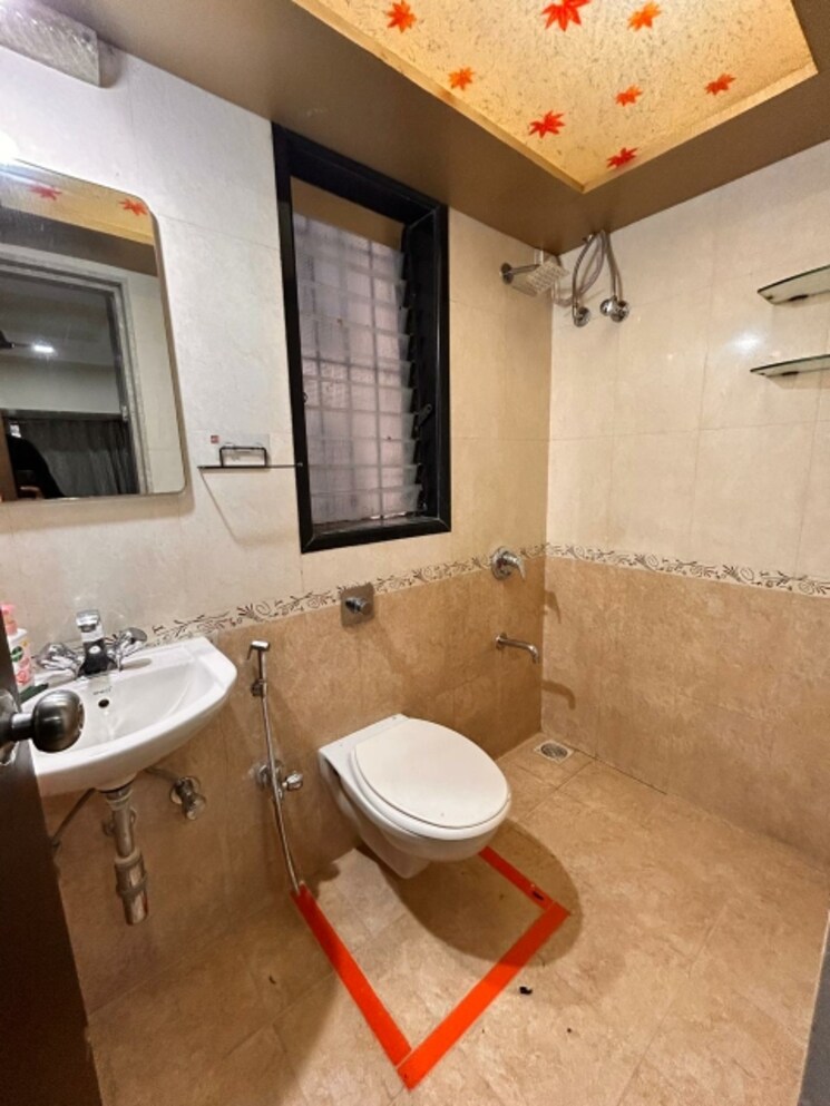 Bathroom, suncity-jupiter 2 Bedroom 850 Sq.Ft. Apartment In Powai Mumbai 9440751