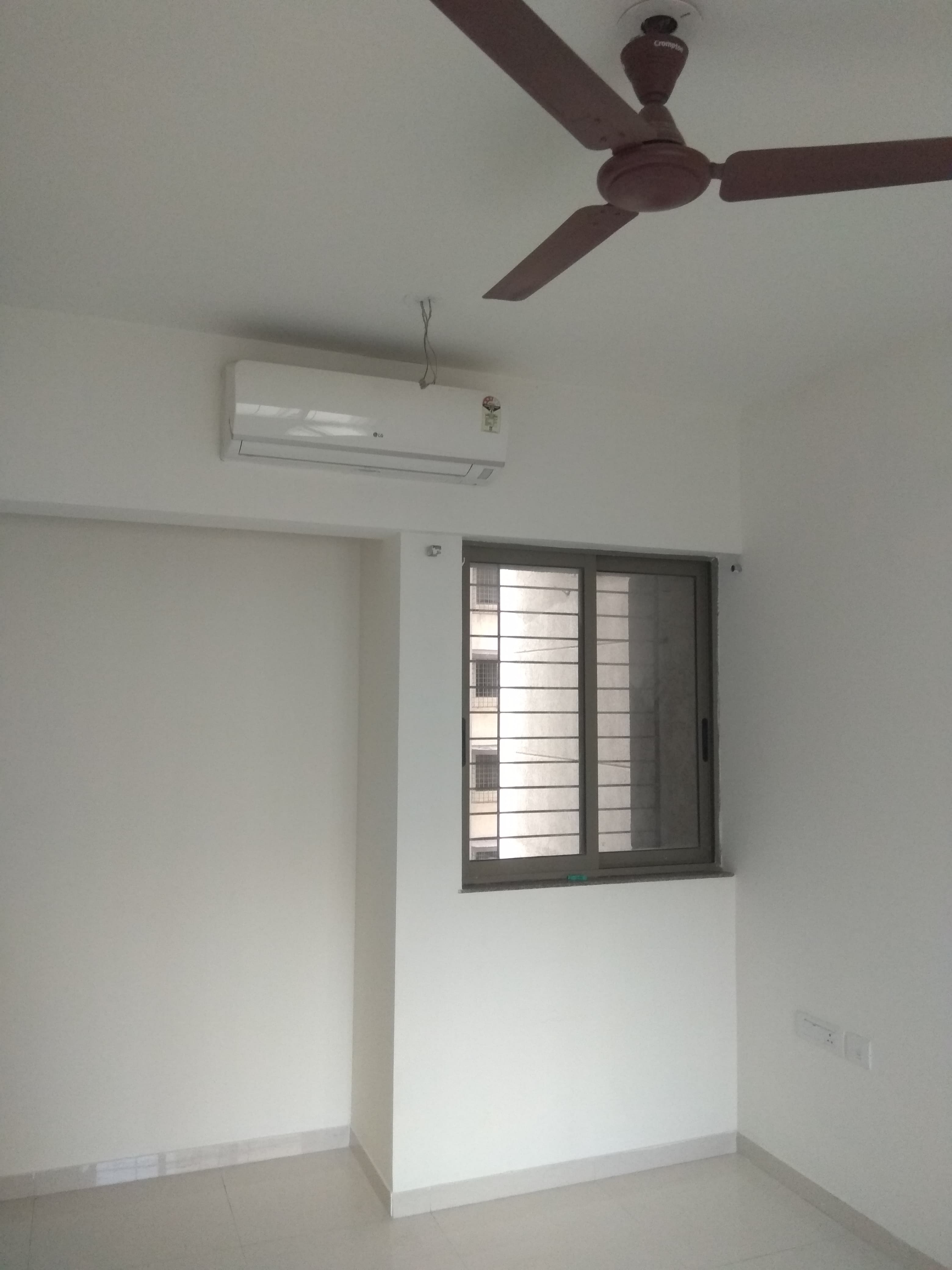 1 BHK 500 Sq.Ft. Apartment in Rashmi Complex Teen Hath Naka