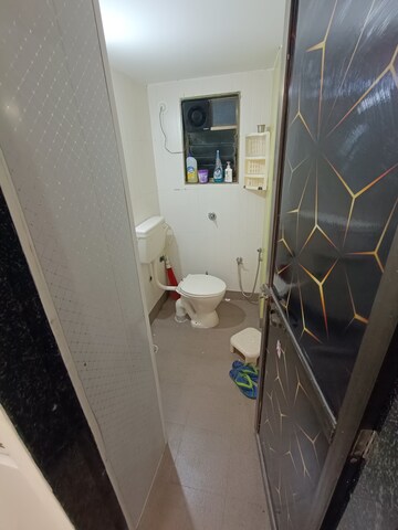 Bathroom in 2 BHK Apartment at Satyam Heights Seawoods, Seawoods – for Rent