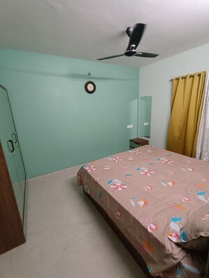 Bedroom in 2 BHK Apartment at Satyam Heights Seawoods, Seawoods – for Rent
