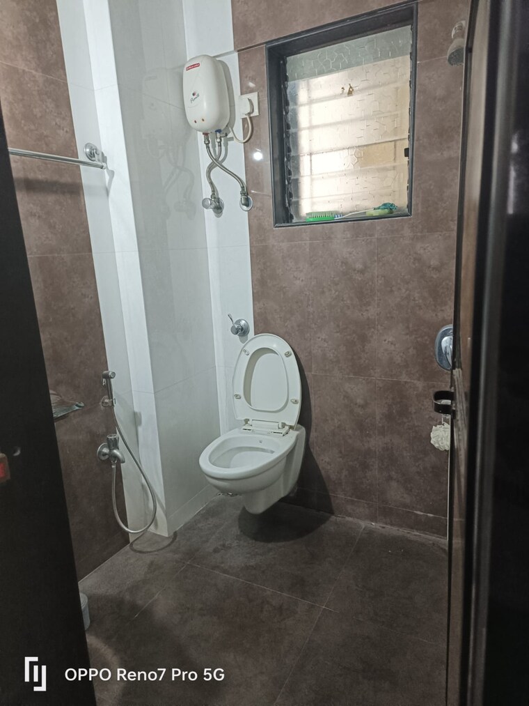Bathroom, rutu-business-park 2 Bedroom 750 Sq.Ft. Apartment In Rutu Park Thane 9440795