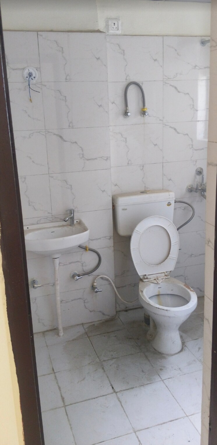 Bathroom, amolik-sankalp 3 Bedroom 646 Sq.Ft. Apartment In Sector 85 Faridabad 9440845