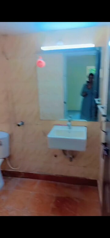 Bathroom in 3 BHK Apartment at Meera Society 2, Pune Cantonment – for Rent