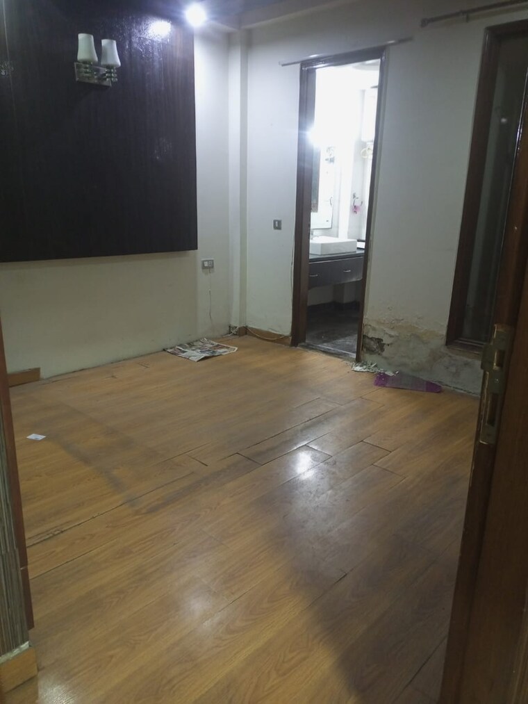 Room, rwa-chittaranjan-park-block-r 3 Bedroom 160 Sq.Yd. Builder Floor In Chittaranjan Park Delhi 9441014