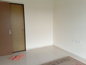 Room in 2 BHK Apartment at Chandak 34 Park Estate, Goregaon West – for Rent