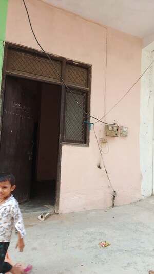 Bathroom in 1.5 BHK Builder Floor at Mayur Vihar – for Rent