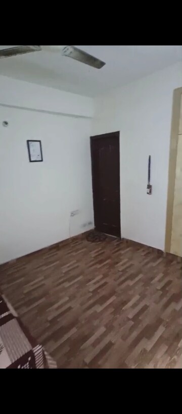 Room in 2 BHK Apartment at Wall Rock Aishwaryam, Sector 16c Greater Noida – for Sale