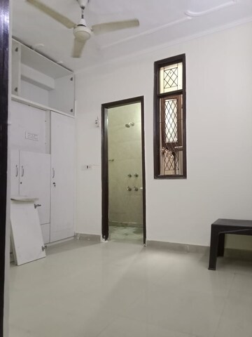 2 BHK Builder Floor For Rent in Saket