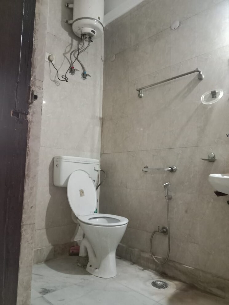 Bathroom, saket 2 Bedroom 800 Sq.Ft. Builder Floor In Saket Delhi 9441092