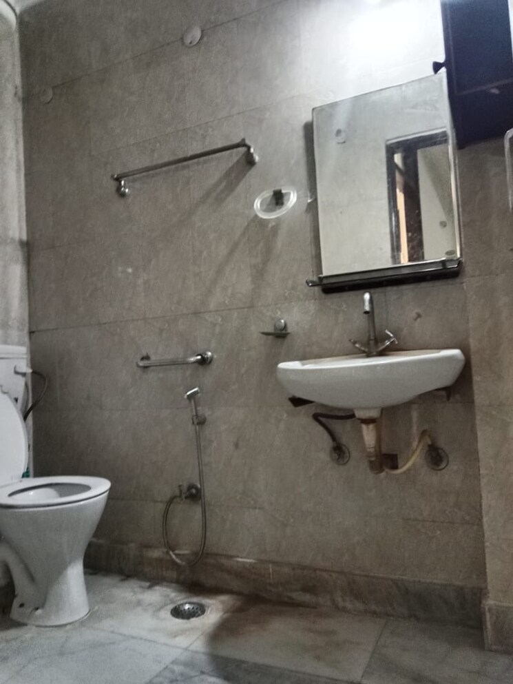 Bathroom, saket 2 Bedroom 800 Sq.Ft. Builder Floor In Saket Delhi 9441092
