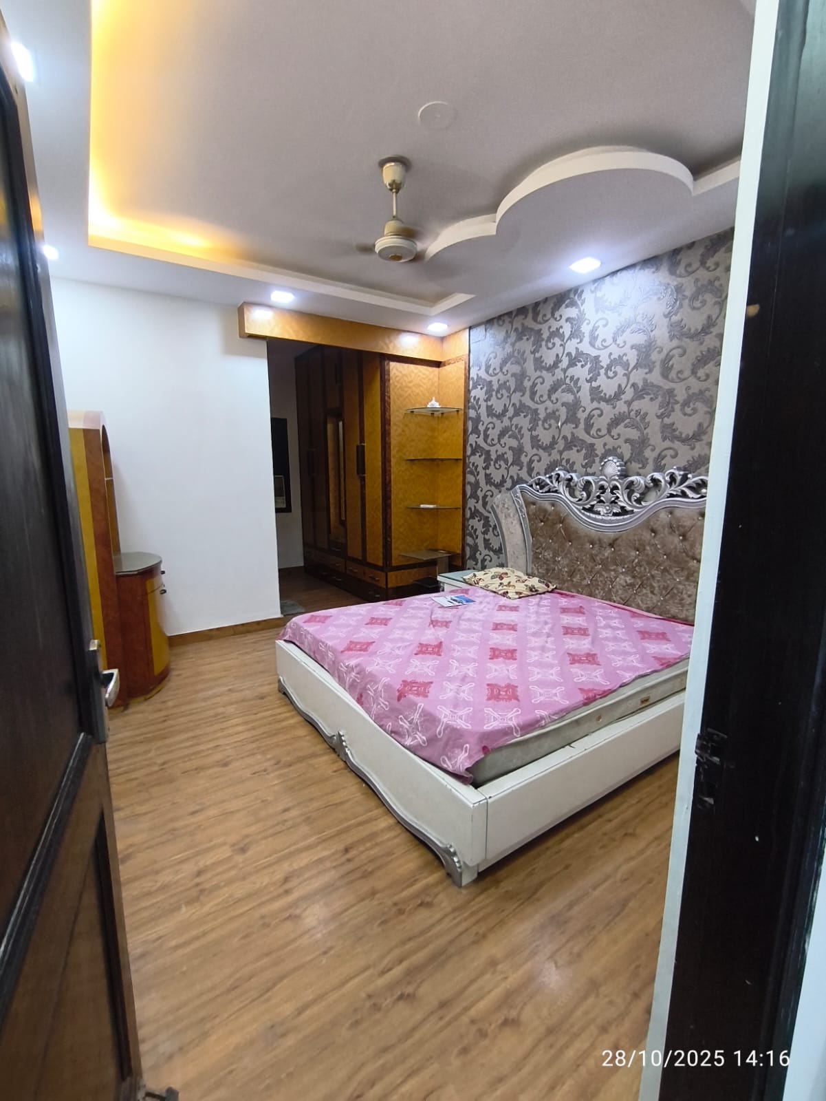 1 BHK + Extra Room Builder Floor For Rent in Old Rajinder Nagar