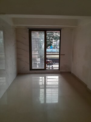 Room in 1 BHK Apartment at Kandivali West – for Sale
