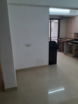 Room in 1 BHK Apartment at Kandivali West – for Sale