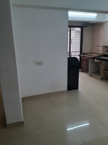 Room in 1 BHK Apartment at Kandivali West – for Sale