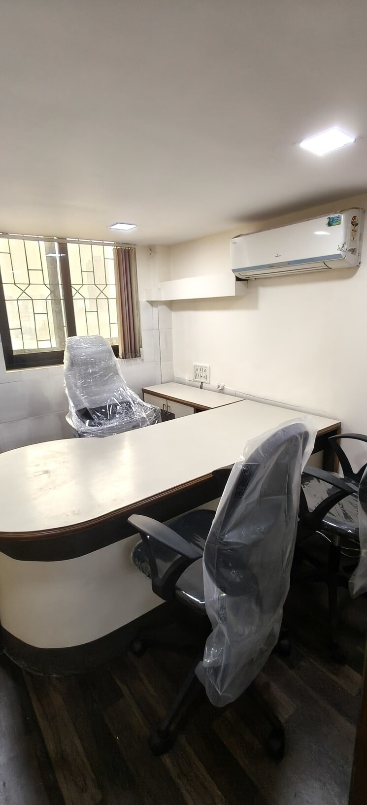 Team Area, laxmi-plaza-andheri Commercial Office Space 650 Sq.Ft. In Andheri West Mumbai 9441121