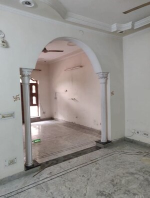 Building Lobby in 3 BHK Builder Floor at Sainik Colony – for Rent